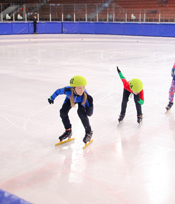 Открытое первенство Центра  по шорт- треку "Зимние потешки" 2023