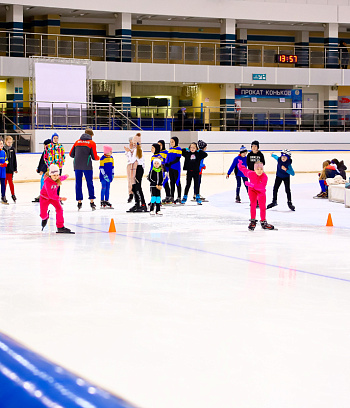 "Зимние потешки 2023" по конькобежному спорту